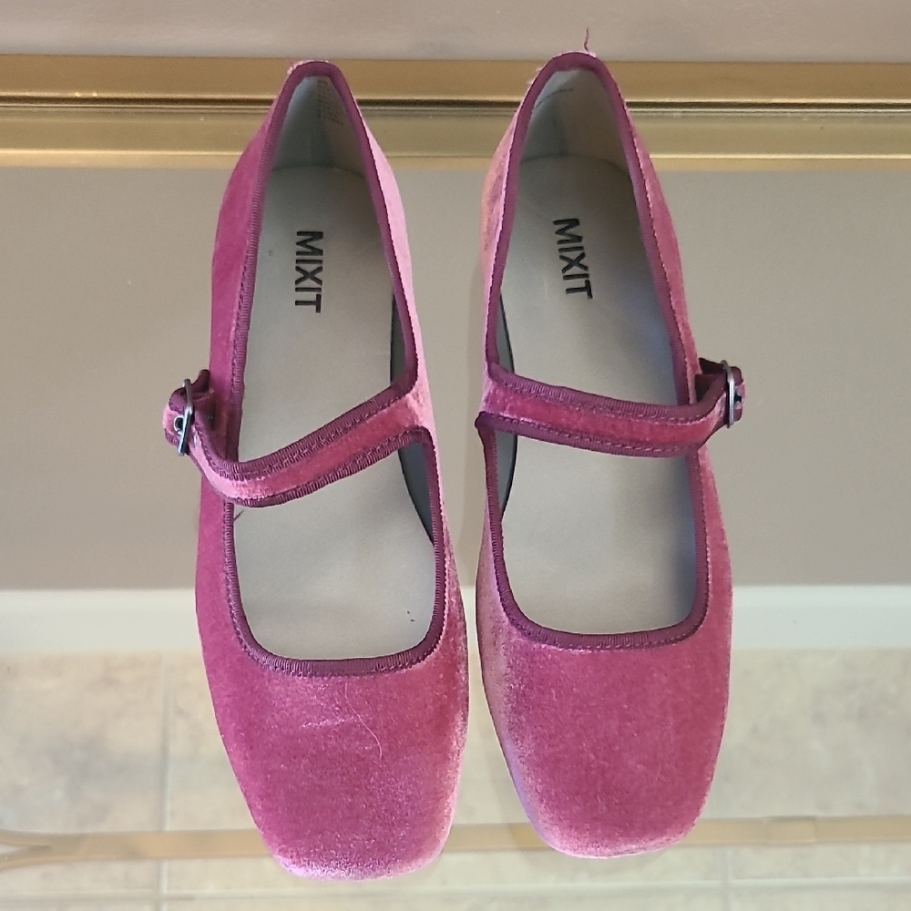 Women’s Pink Velvet Mary Jane Flats - Picture 6 of 6